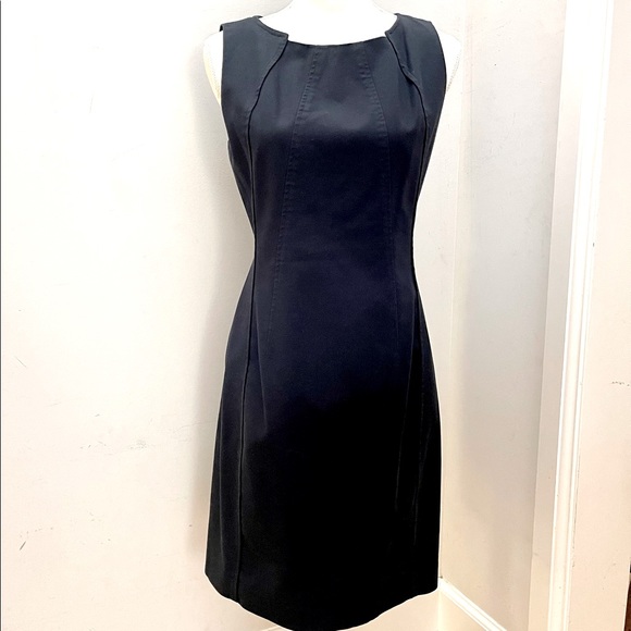Tahari Dresses & Skirts - Tahari Fitted Navy Cotton Blend Sheath Dress, sz 6